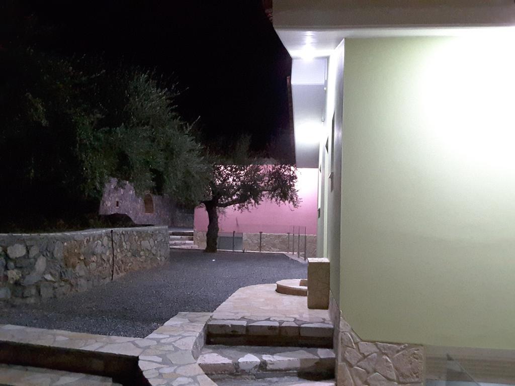 Shiraz Villas Καλαμάτα Εξωτερικό φωτογραφία